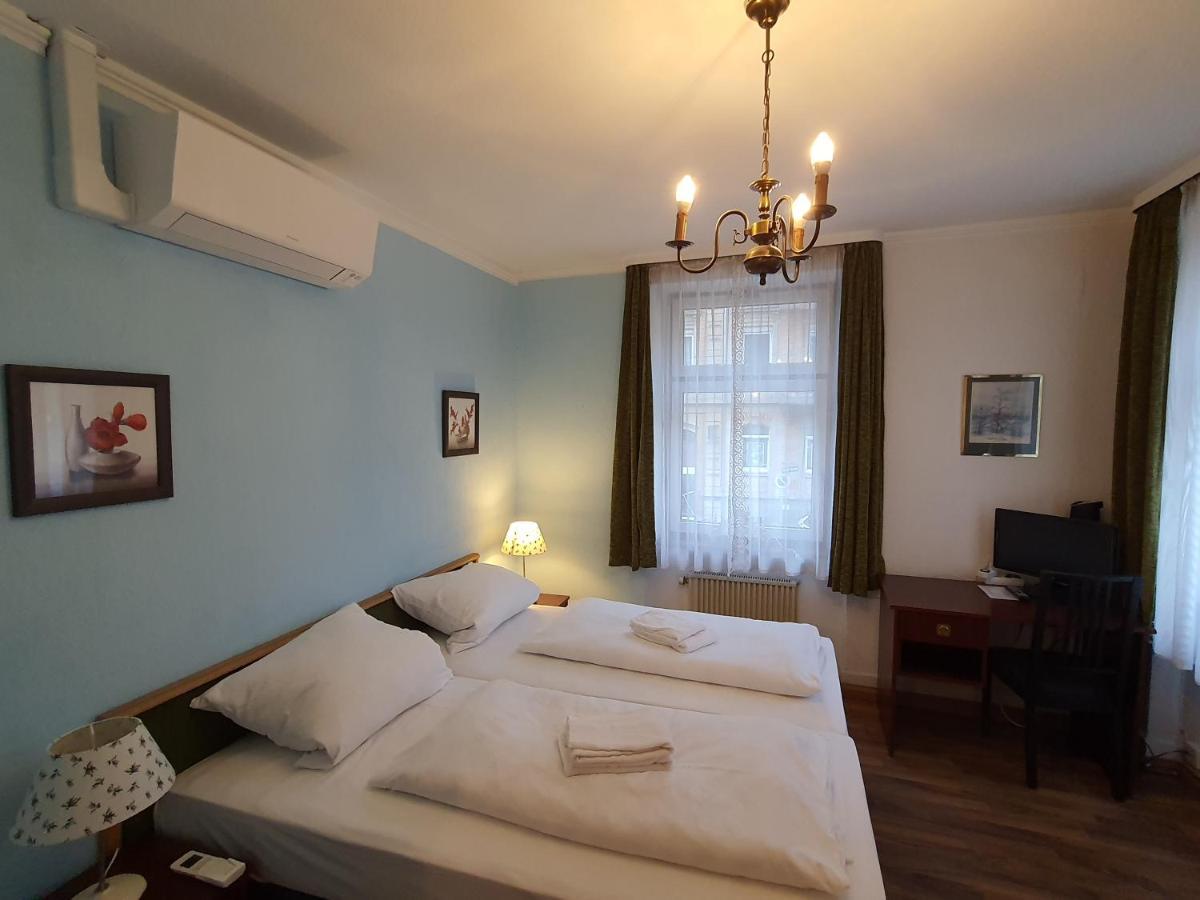 Hotel Pension Graf Constance Exterior photo